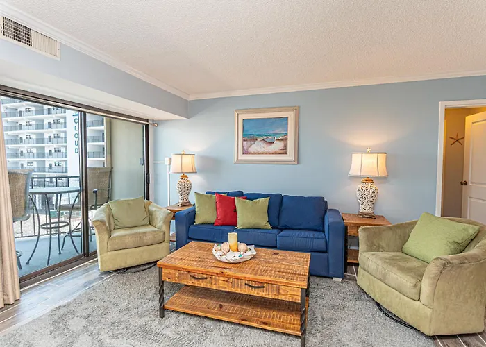 Holiday home 2 Bedroom With Ocean Views & Outdoor Pool! *