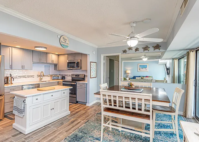 Holiday home 2 Bedroom With Ocean Views & Outdoor Pool! *