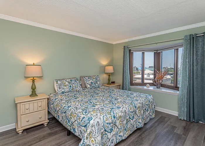 2 Bedroom With Ocean Views & Outdoor Pool! Ocean City