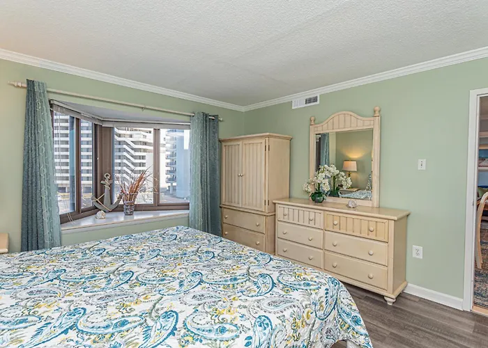 2 Bedroom With Ocean Views & Outdoor Pool! * Ocean City