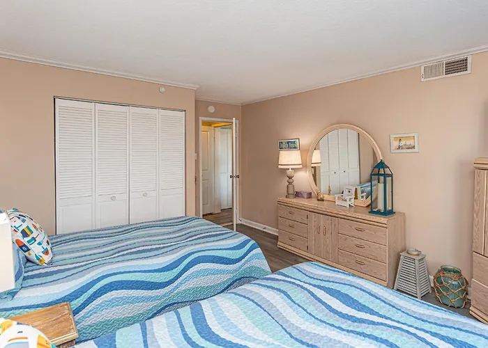 Holiday home 2 Bedroom With Ocean Views & Outdoor Pool! *