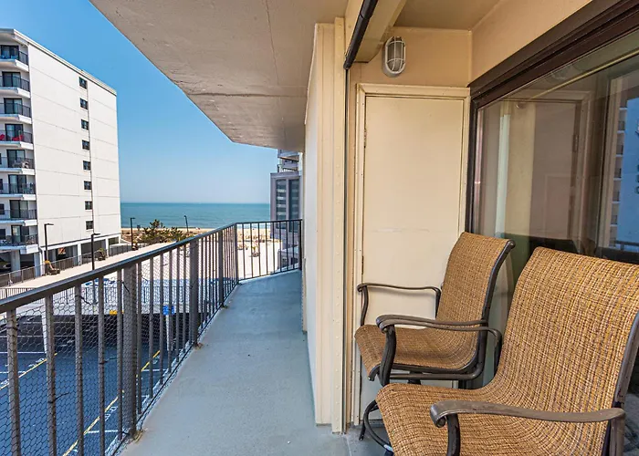 2 Bedroom With Ocean Views & Outdoor Pool! Ocean City