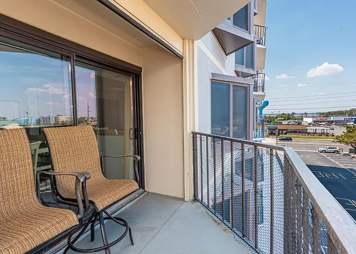 Holiday home 2 Bedroom With Ocean Views & Outdoor Pool!