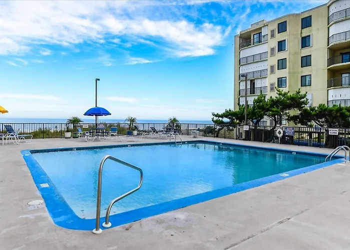 2 Bedroom With Ocean Views & Outdoor Pool! Holiday home Ocean City